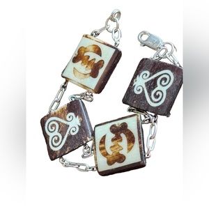 Lovely sterling silver hand made link heart square resin bracelet